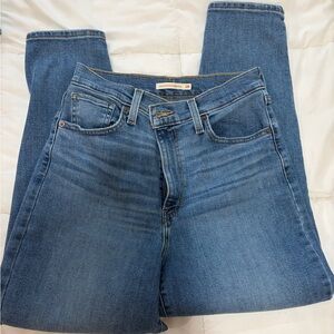 👖 Levi’s High Rise Mom Jean